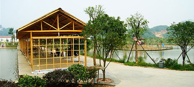 “擁抱自然，放飛夢(mèng)想”——綠之韻集團(tuán)組織全體員工開展2014年度春季郊游活動(dòng)