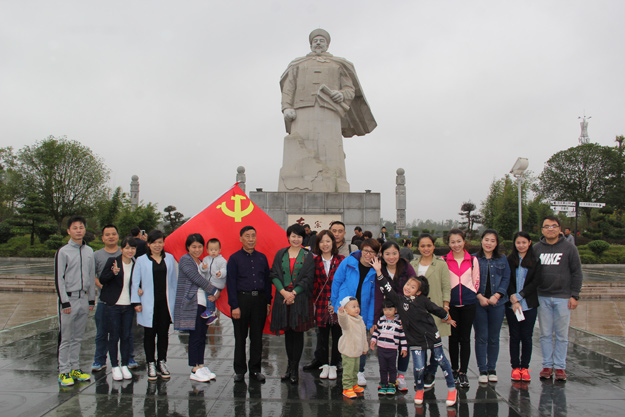 綠之韻集團(tuán)黨委開展慰問老黨員活動(dòng)