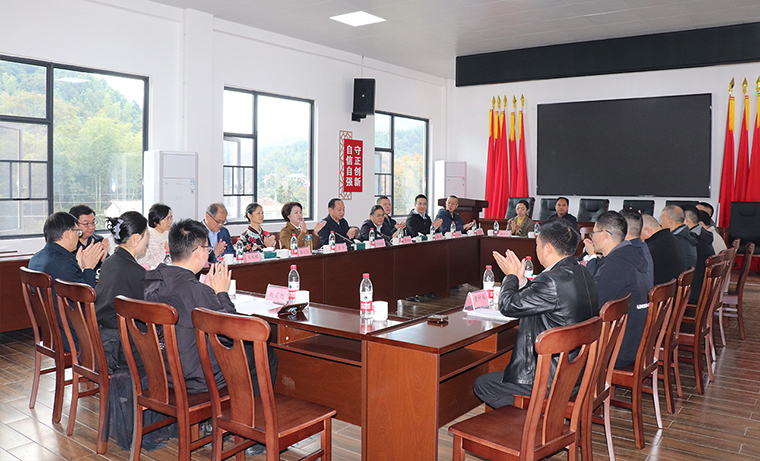 胡國(guó)安代表陪同長(zhǎng)沙市人大常委會(huì)副主任李平一行赴瀏陽(yáng)調(diào)研鄉(xiāng)村振興工作